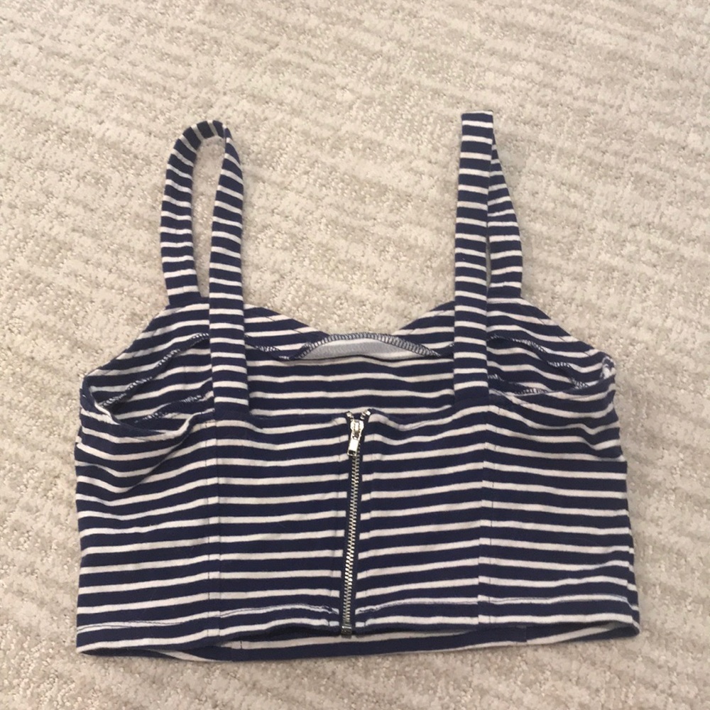 Cropped top - Picture 2 of 2